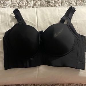 42/95 Black bra